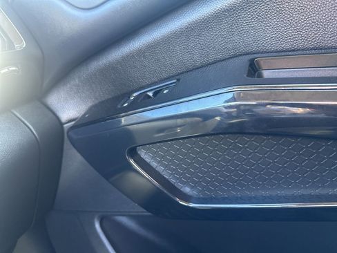 Used 2022 Nissan Pathfinder SV image 42