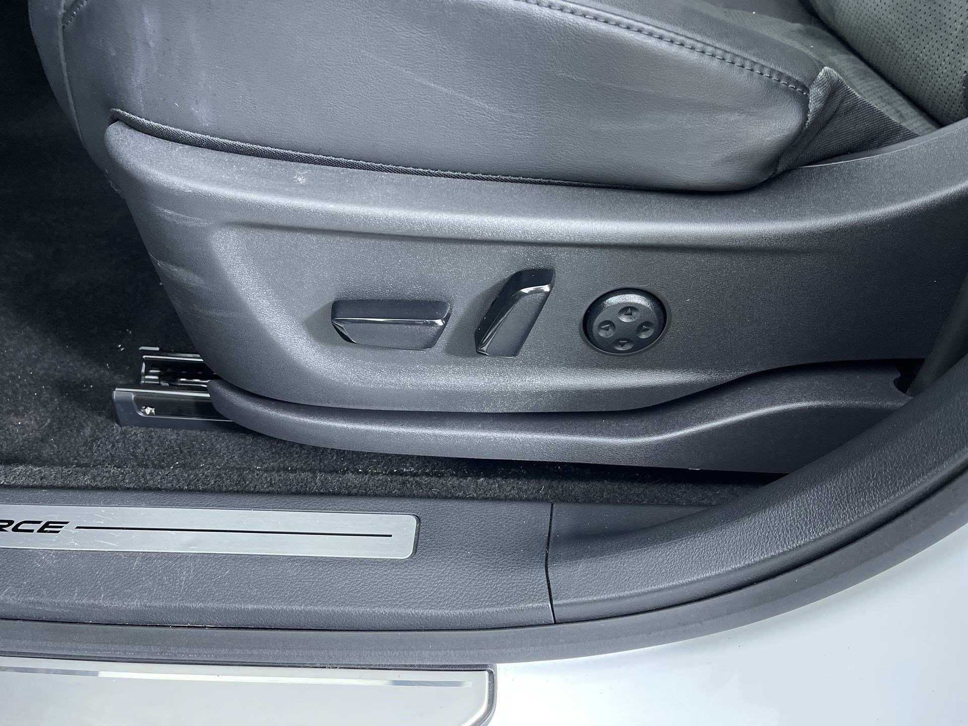 Certified 2024 Nissan Ariya AWD image 13