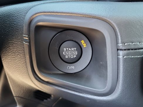 New 2025 Jeep Gladiator Rubicon w/ Convenience Group image 28