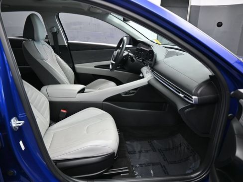 Used 2023 Hyundai Elantra Limited FWD image 42