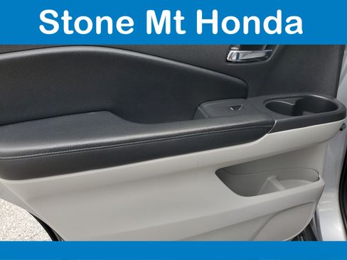 Used 2017 Honda Pilot Touring image 14