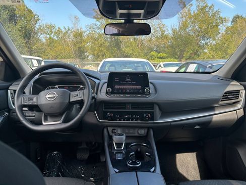 Used 2026 Nissan Rogue SV AWD/4WD image 29