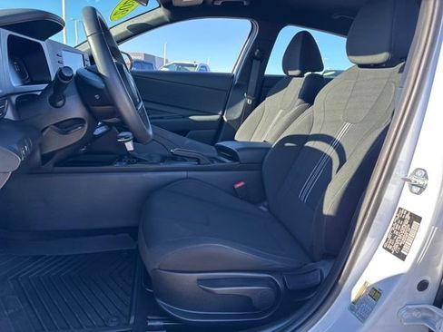 Used 2025 Hyundai Elantra Sport image 17