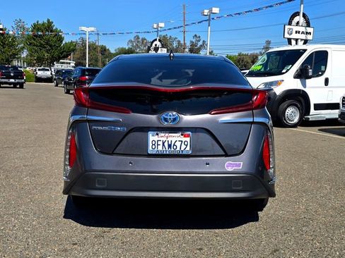 Used 2017 Toyota Prius Prime Advanced FWD image 5