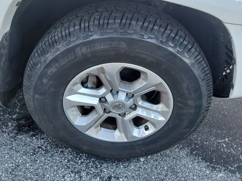 Used 2015 Toyota 4Runner SR5 RWD image 9