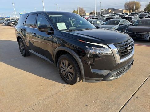 Used 2022 Nissan Pathfinder S image 7
