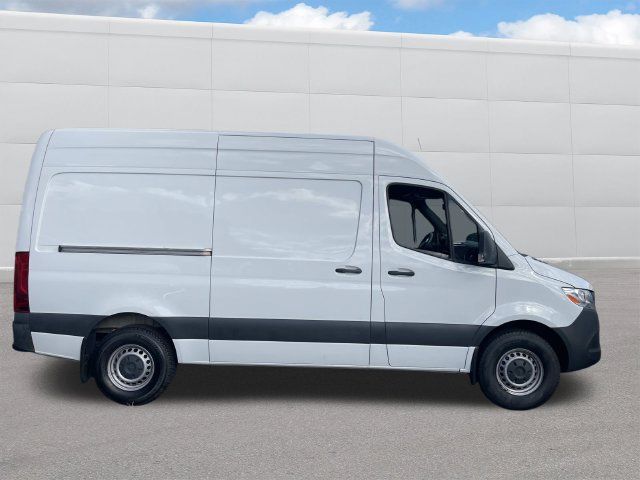 Used 2023 Mercedes-Benz Sprinter 1500 image 11