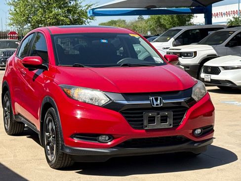 Used 2018 Honda HR-V EX image 4