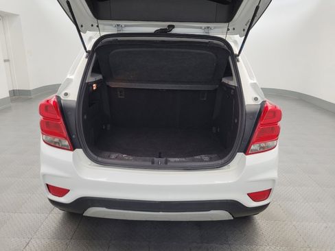Used 2019 Chevrolet Trax LT w/ LT Convenience Package FWD image 29