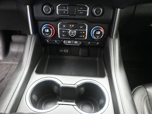 Used 2021 Chevrolet Suburban Z71 w/ Z71 Off-Road Package image 13