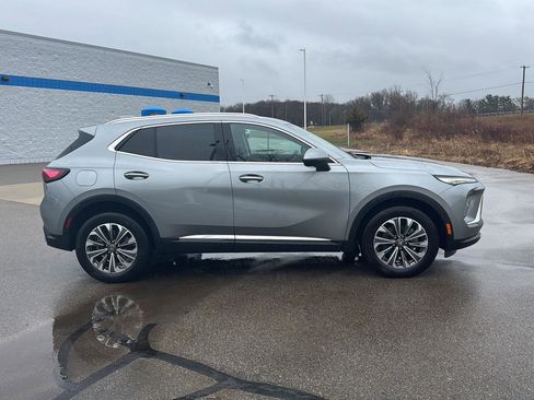 Used 2025 Buick Envision Preferred image 7