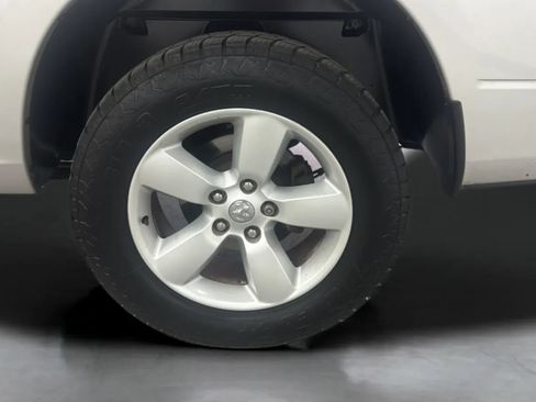 Used 2013 RAM 1500 Express RWD image 32