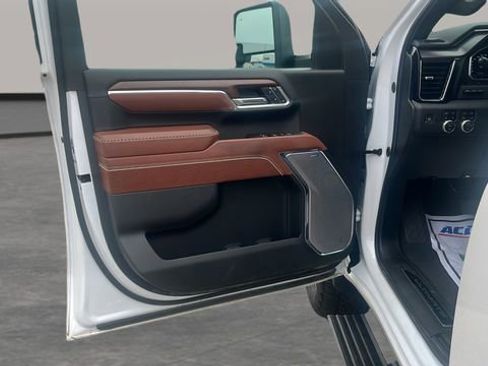 Used 2024 GMC Sierra 3500 Denali Ultimate image 18