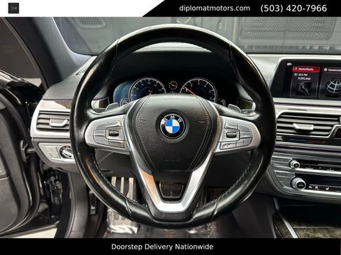 Used 2018 BMW 740i image 24