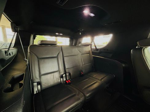 Used 2023 GMC Yukon XL SLT AWD/4WD image 34