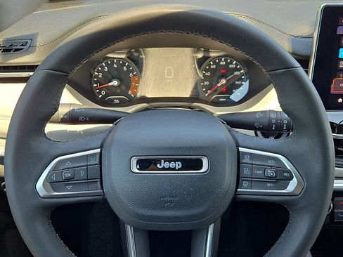 Certified 2024 Jeep Compass Limited AWD/4WD image 18