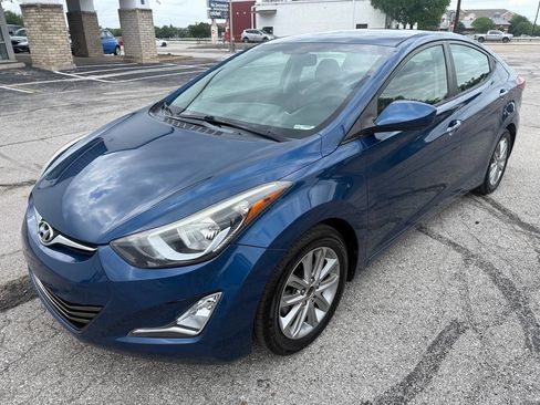 Used 2015 Hyundai Elantra SE w/ Option Group 02 FWD image 3