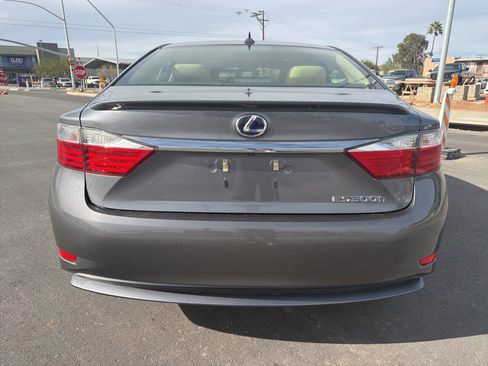 Used 2014 Lexus ES 300h w/ Luxury Package w/Bamboo Trim image 7