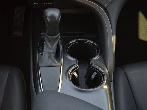 Used 2020 Toyota Camry SE image 13