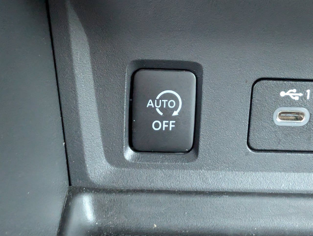 Certified 2025 Nissan Sentra SV w/ Trunk Package FWD image 19