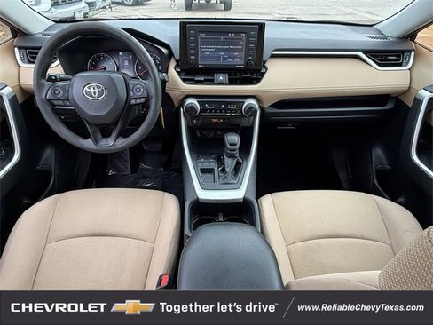 Used 2022 Toyota RAV4 LE image 11
