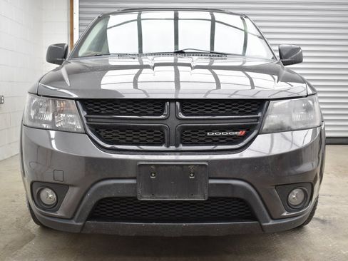 Used 2018 Dodge Journey SXT w/ Blacktop Package image 2