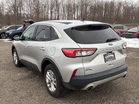 Used 2020 Ford Escape SE image 3