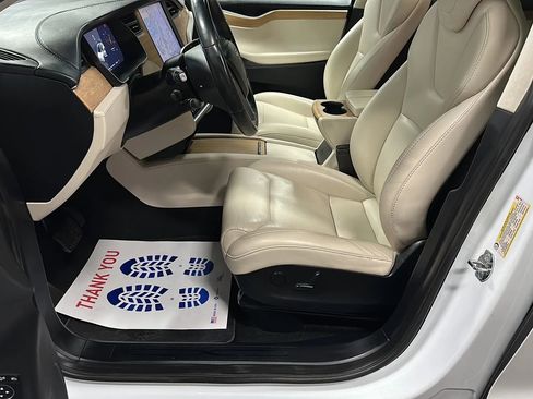 Used 2018 Tesla Model X 75D image 9