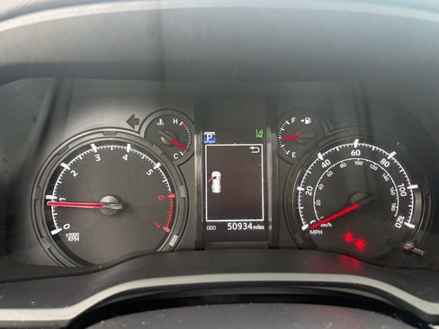 Used 2023 Toyota 4Runner SR5 Premium w/ Moonroof Package RWD image 15