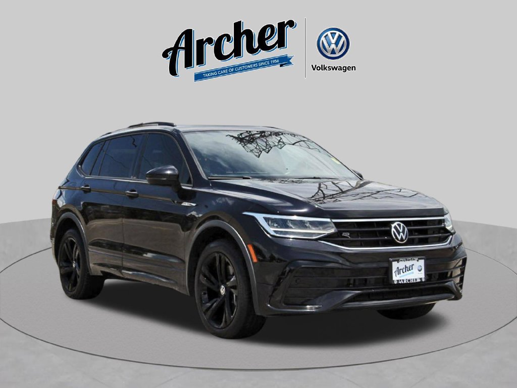 Used 2023 Volkswagen Tiguan SE R-Line FWD image 1