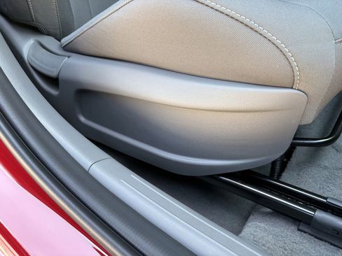 Certified 2025 Hyundai Elantra Sport FWD image 27