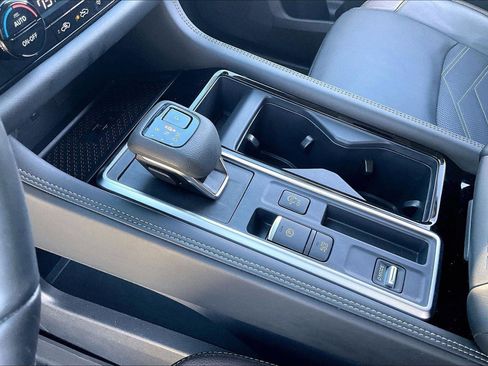 Used 2024 Nissan Pathfinder Platinum w/ Cargo Package image 15