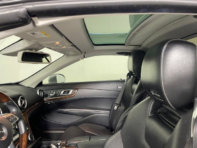 Used 2013 Mercedes-Benz SL 550 image 17