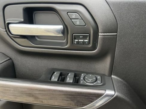 Used 2022 Chevrolet Silverado 2500 LTZ w/ LTZ Plus Package image 24