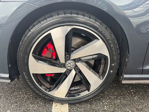 Used 2018 Volkswagen GTI SE w/ SE Leather Package image 33