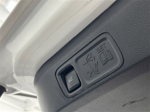 Used 2022 Lincoln Navigator Reserve image 9