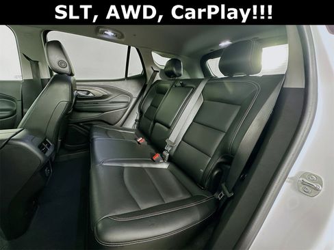 Used 2024 GMC Terrain SLT image 25