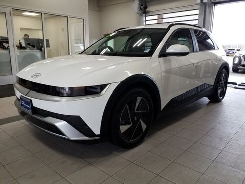 Certified 2025 Hyundai Ioniq 5 SEL image 2