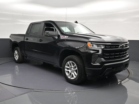 Used 2024 Chevrolet Silverado 1500 RST w/ Z71 Off-Road Package AWD/4WD image 5