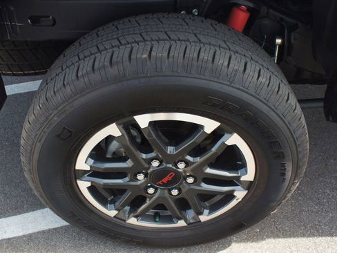 Used 2025 Toyota Tacoma TRD Sport AWD/4WD image 25