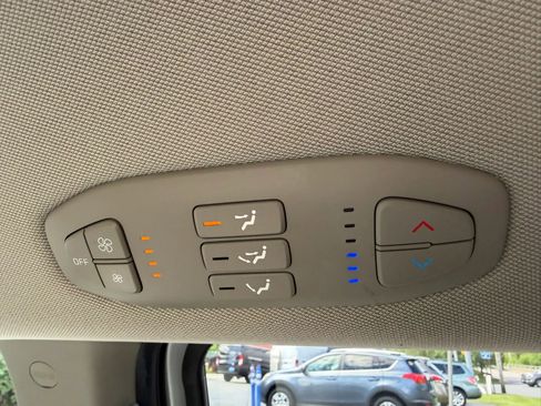 Used 2020 Kia Sedona LX FWD image 33