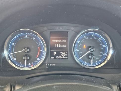 Used 2018 Toyota Corolla LE image 7