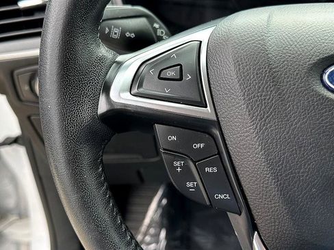 Used 2022 Ford Edge SEL image 21