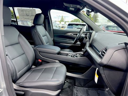 New 2025 Chevrolet Traverse LT w/ Driver Confidence Package image 22