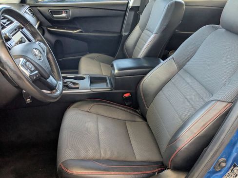 Used 2017 Toyota Camry SE w/ Moonroof Package FWD image 20