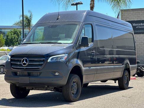 Used 2024 Mercedes-Benz Sprinter 2500 image 7