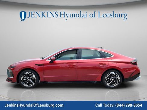 Used 2024 Hyundai Sonata SEL w/ Convenience Package FWD image 6