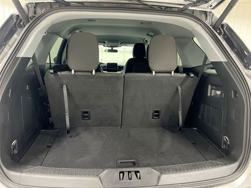 Used 2023 Ford Explorer XLT image 23