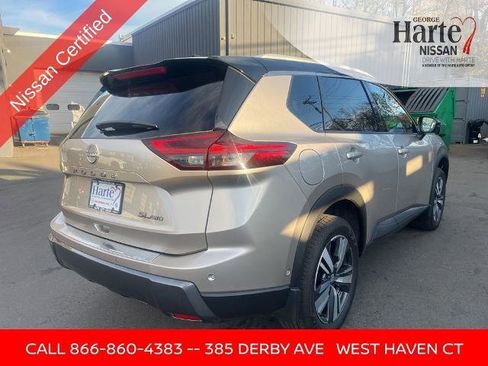 Certified 2025 Nissan Rogue SL image 5