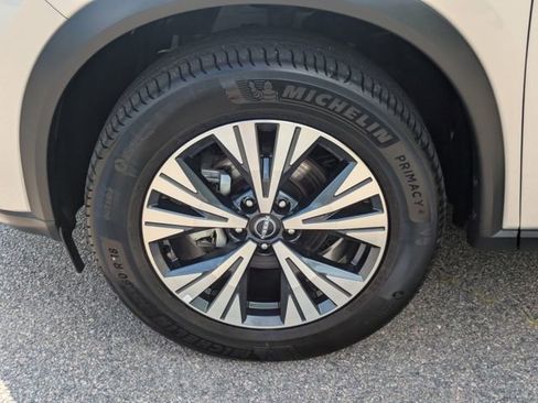 Used 2023 Nissan Rogue SV image 13